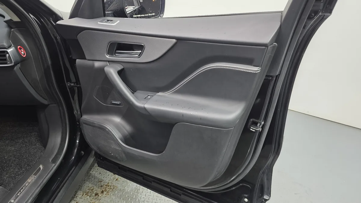 Jaguar F-PACE interior detail