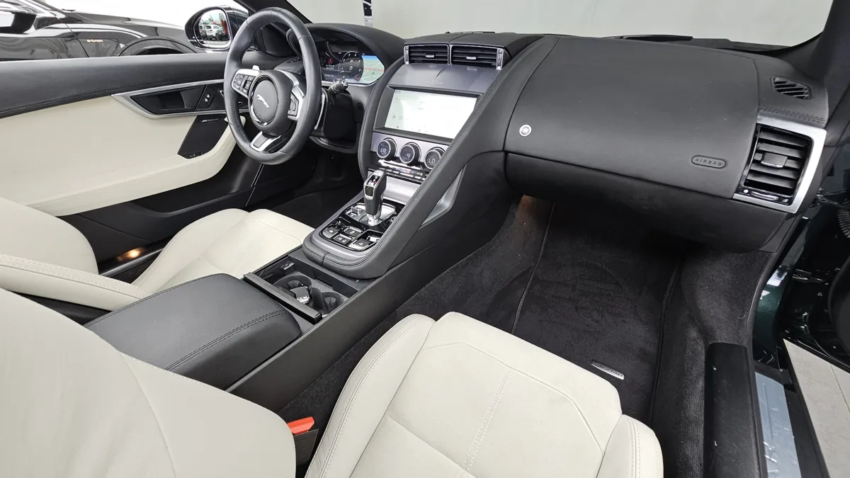 Jaguar F-TYPE interior detail