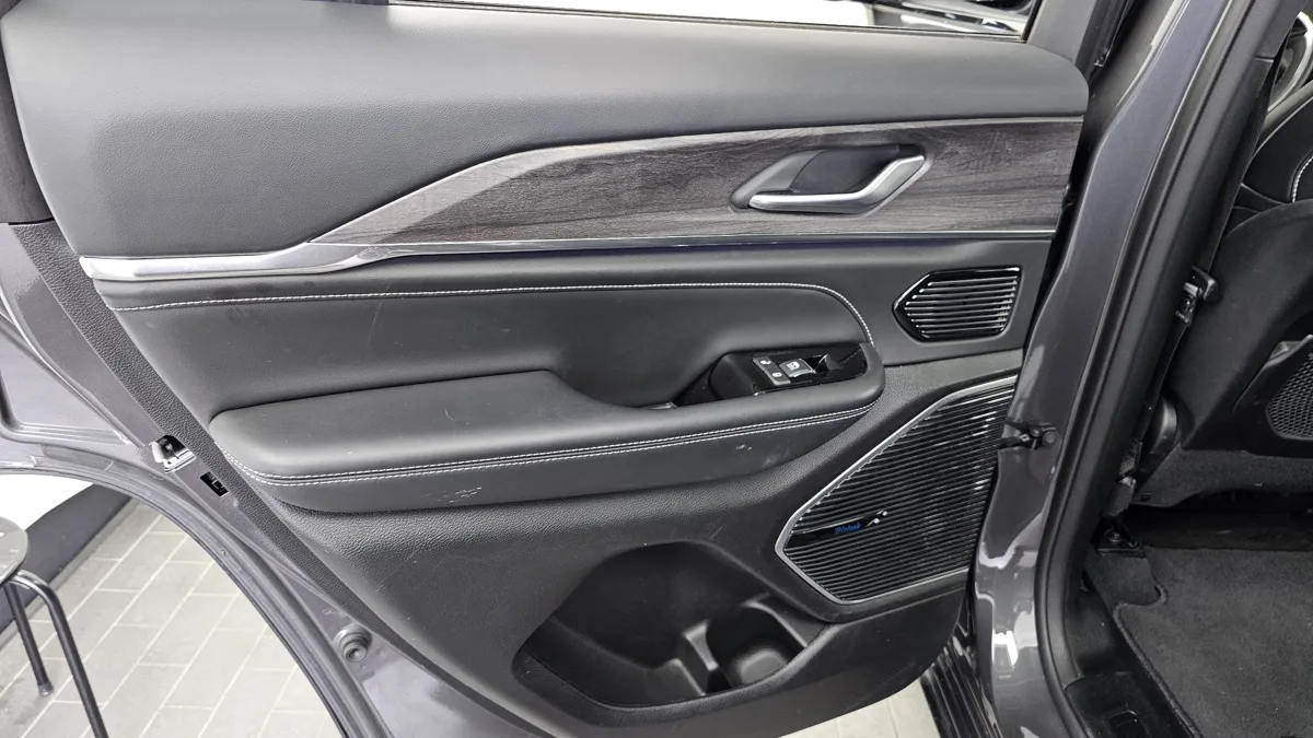 Jeep Cherokee interior detail