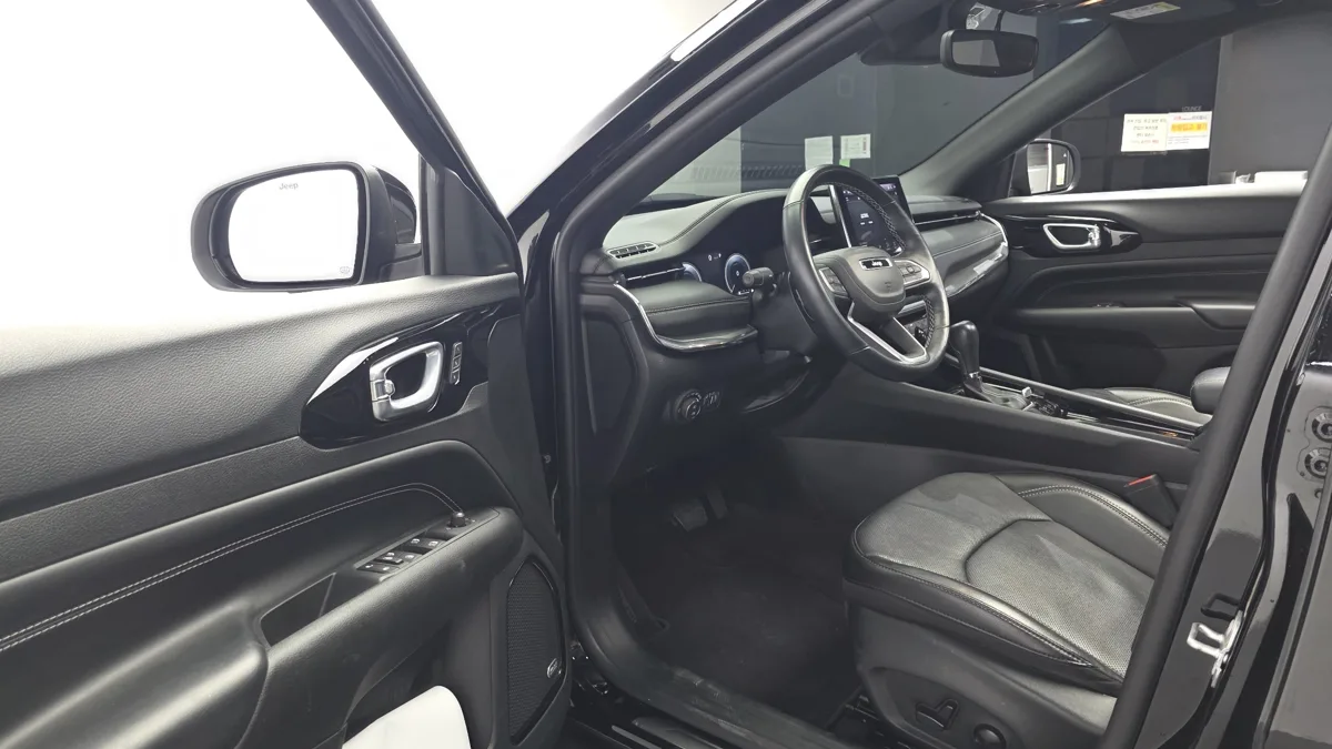 Jeep Compass interior detail
