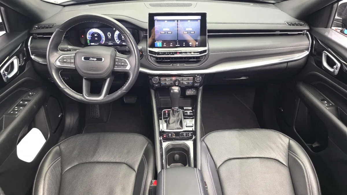Jeep Compass interior detail