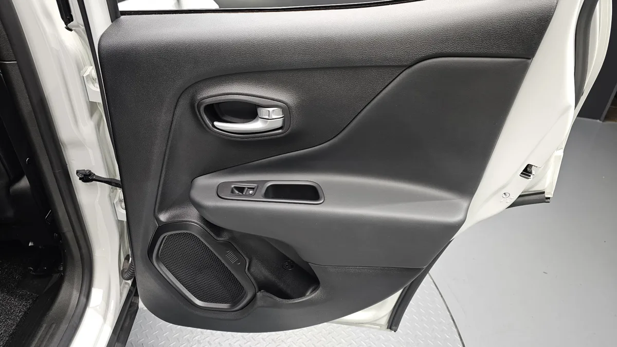 Jeep Renegade interior detail