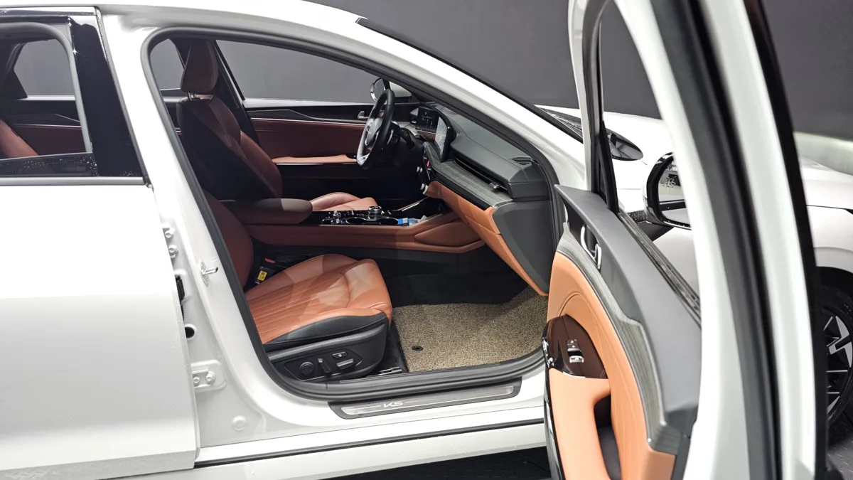 Kia K5 interior detail