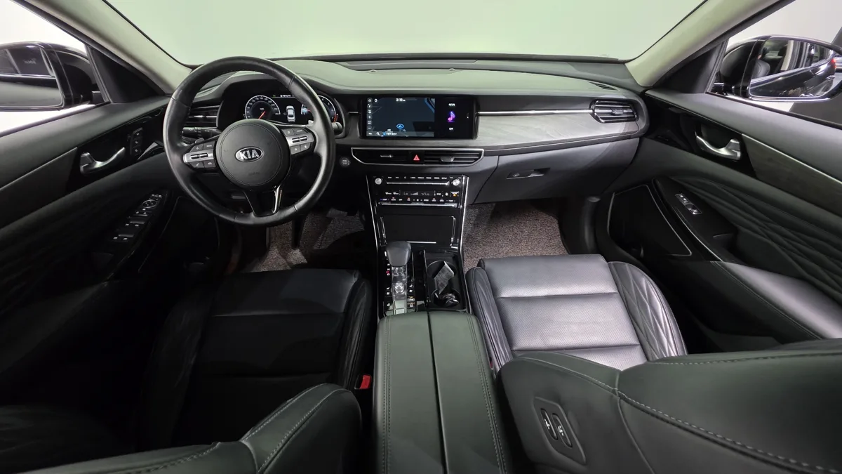 Kia K7 interior detail
