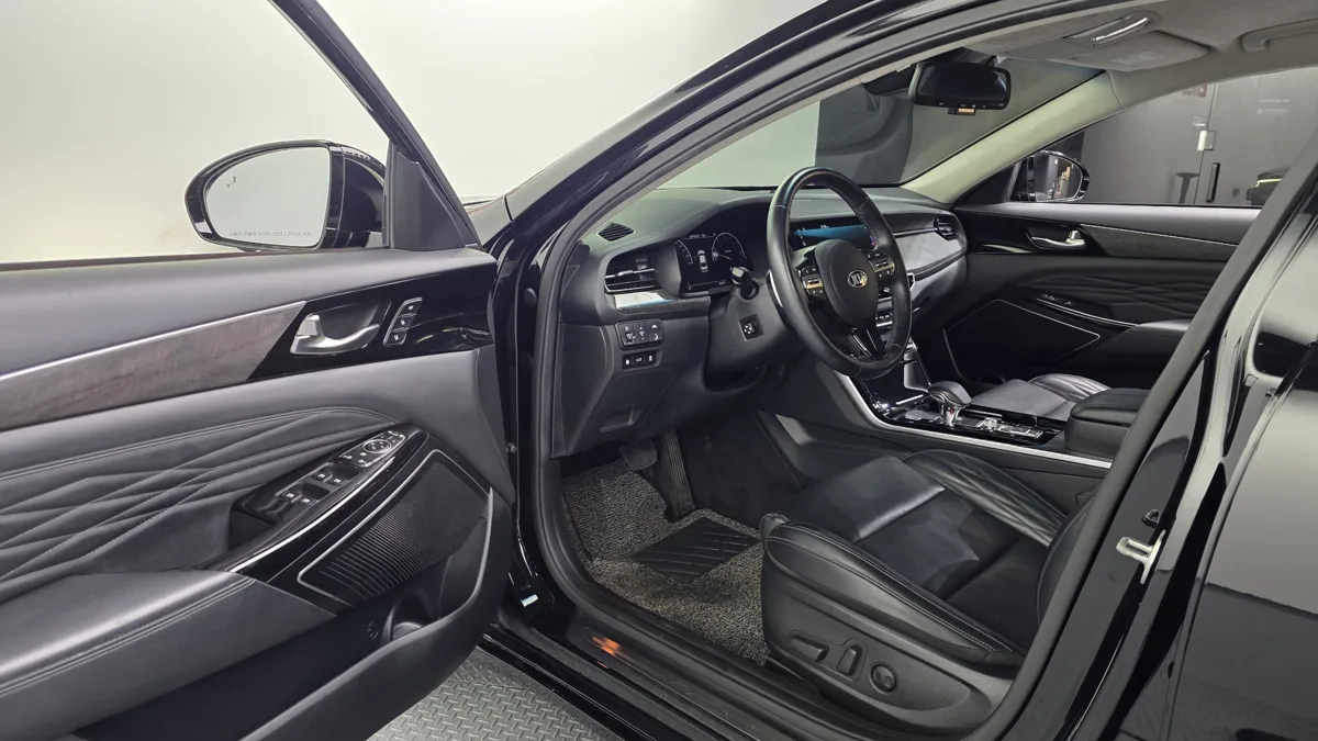 Kia K7 interior detail