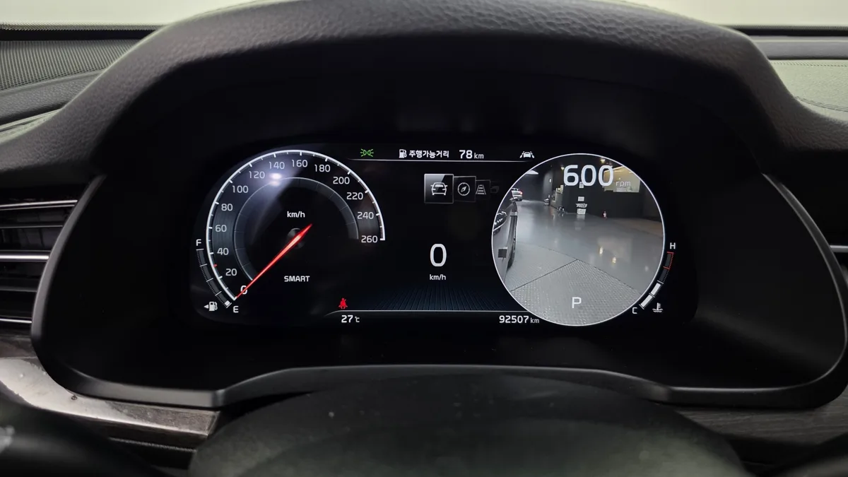 Kia K7 interior detail