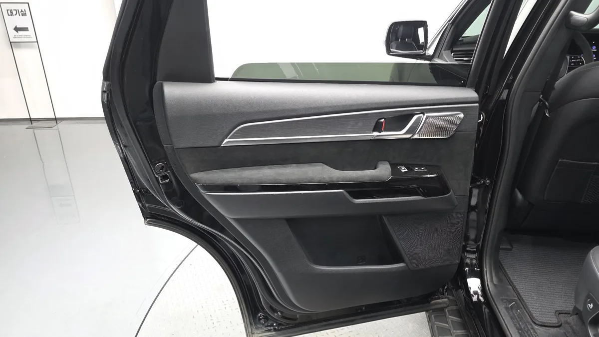 Kia Mohave interior detail