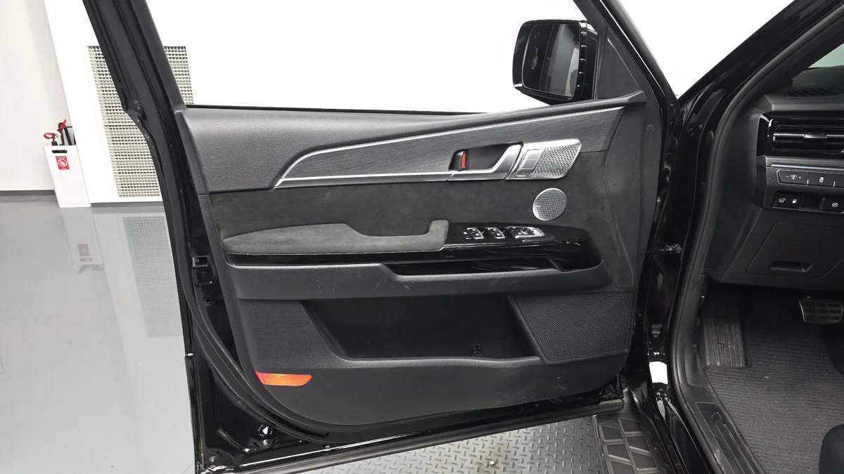 Kia Mohave interior detail