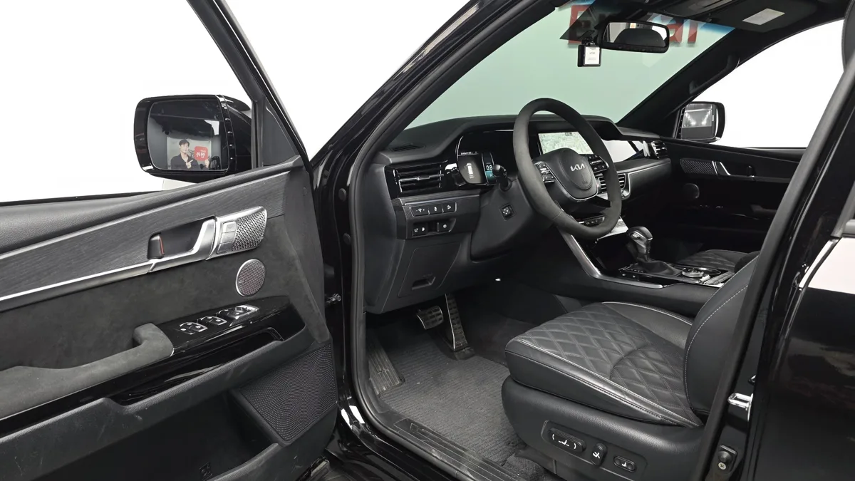 Kia Mohave interior detail