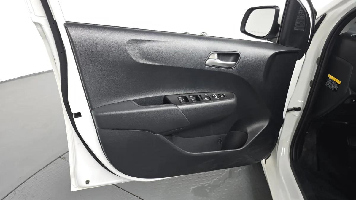 Kia Picanto (Morning) interior detail