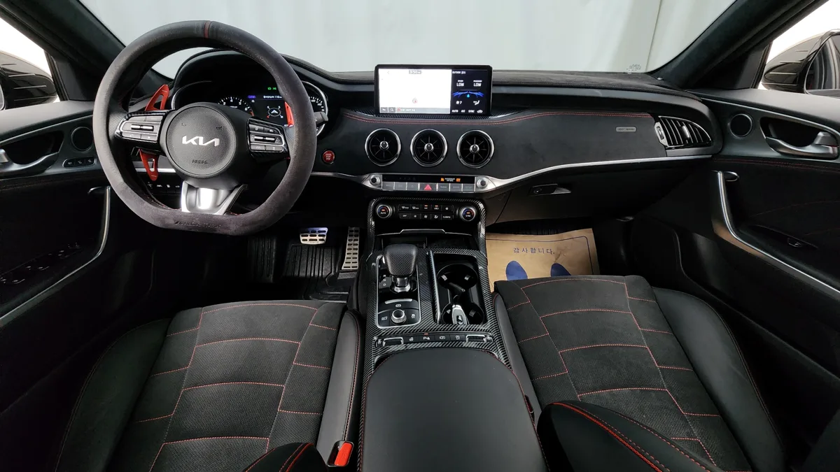 Kia Stinger interior detail