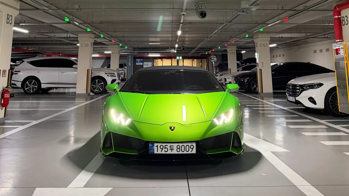 Lamborghini Huracan interior detail