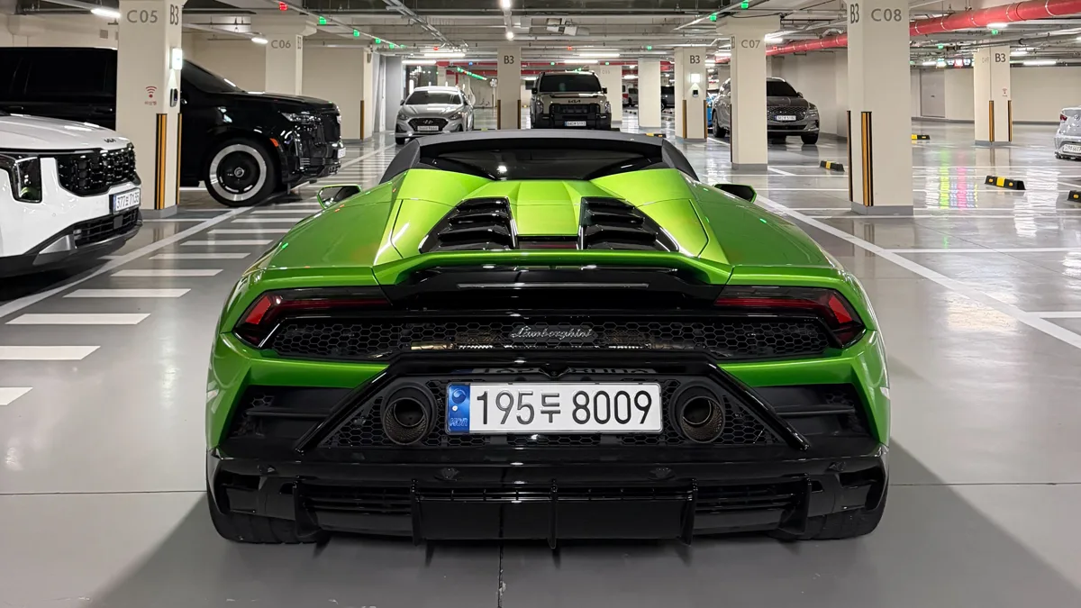 Lamborghini Huracan interior detail