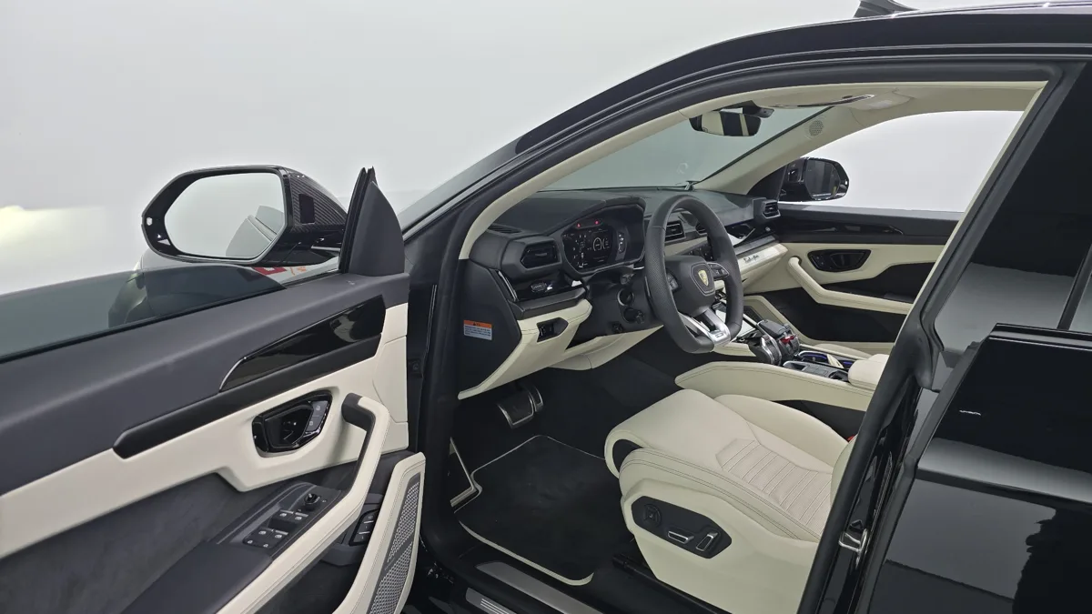 Lamborghini Urus interior detail