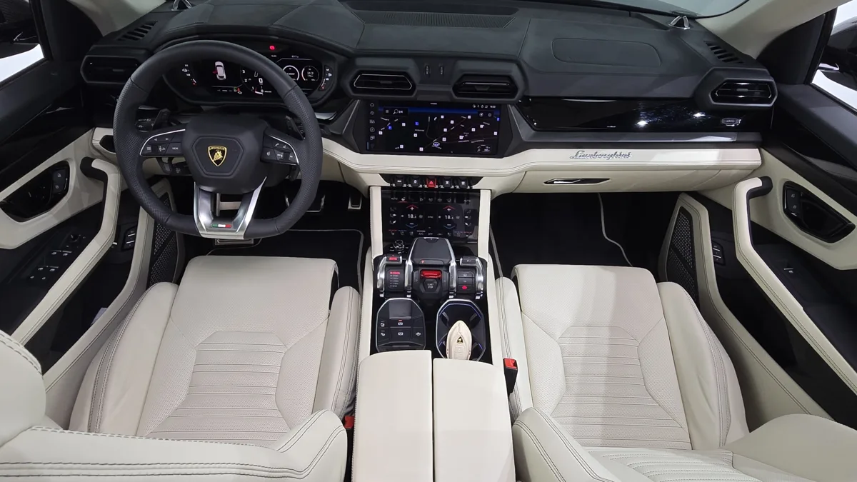 Lamborghini Urus interior detail