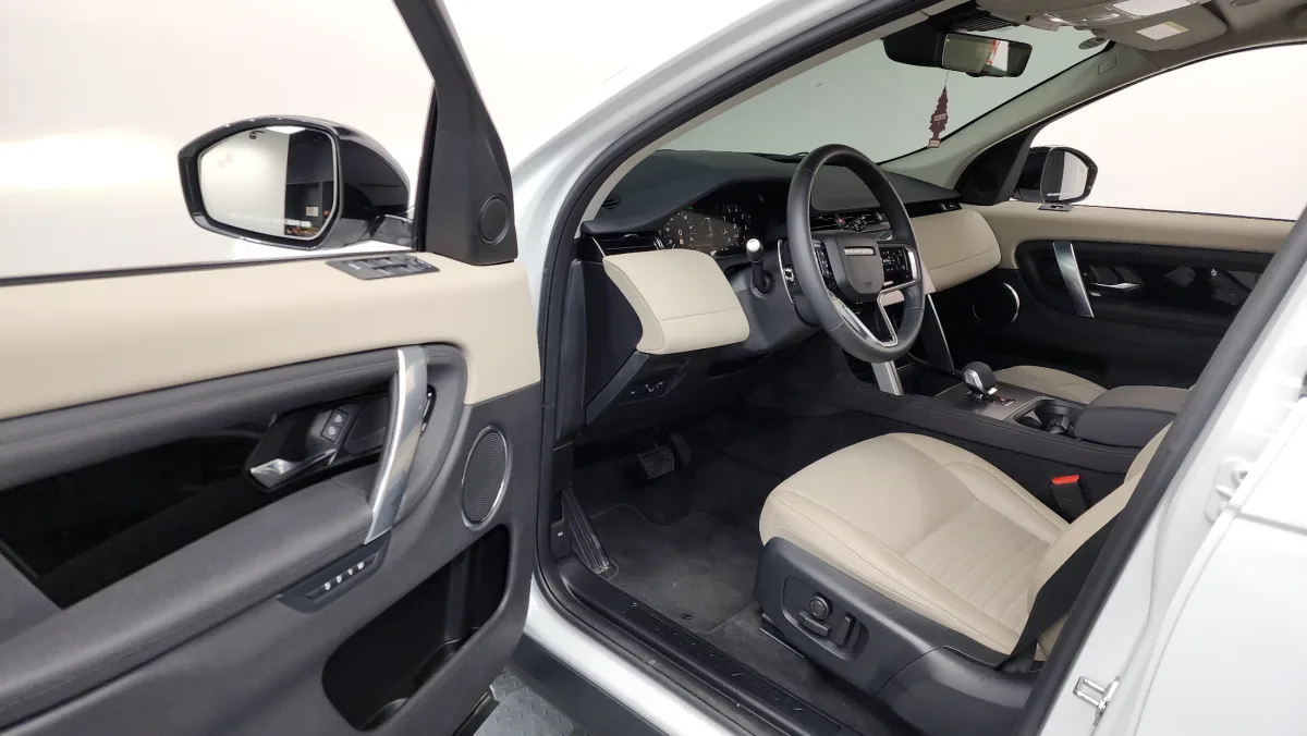 Land Rover Discovery Sport interior detail