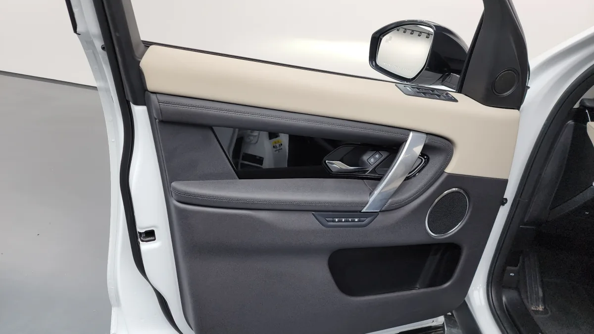 Land Rover Discovery Sport interior detail