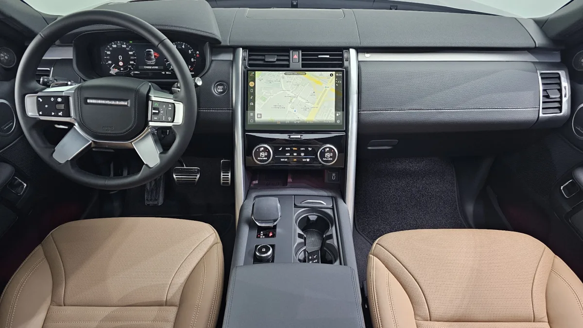 Land Rover Discovery interior detail