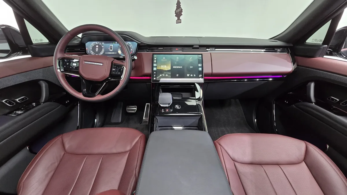 Land Rover Range Rover Sport interior detail