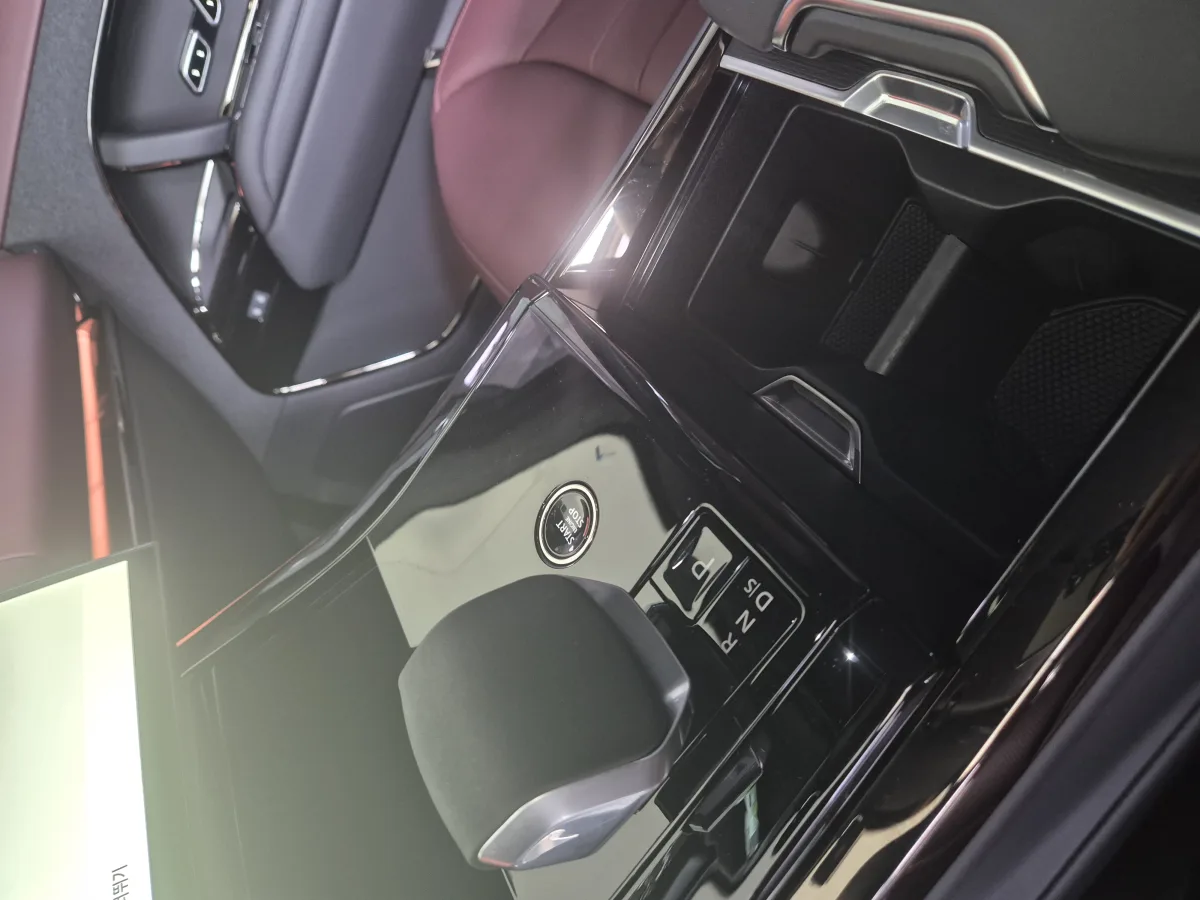 Land Rover Range Rover Sport interior detail