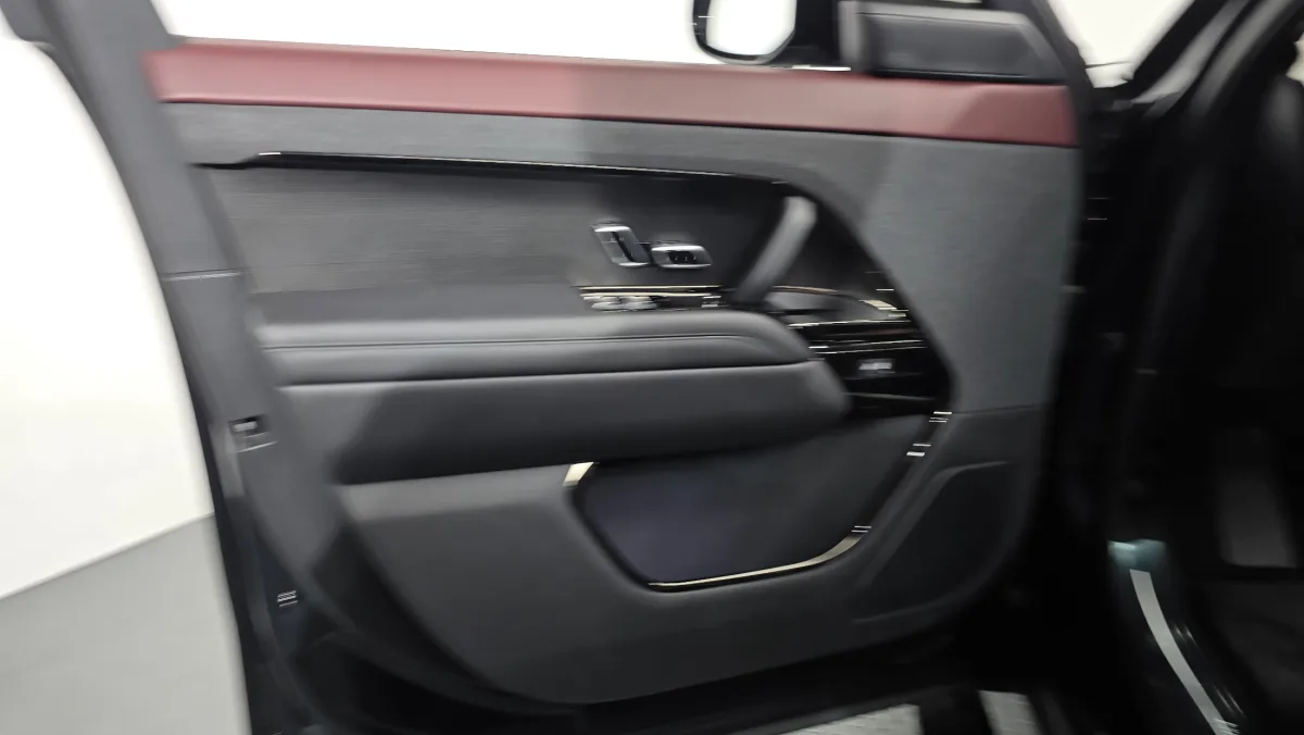 Land Rover Range Rover Sport interior detail