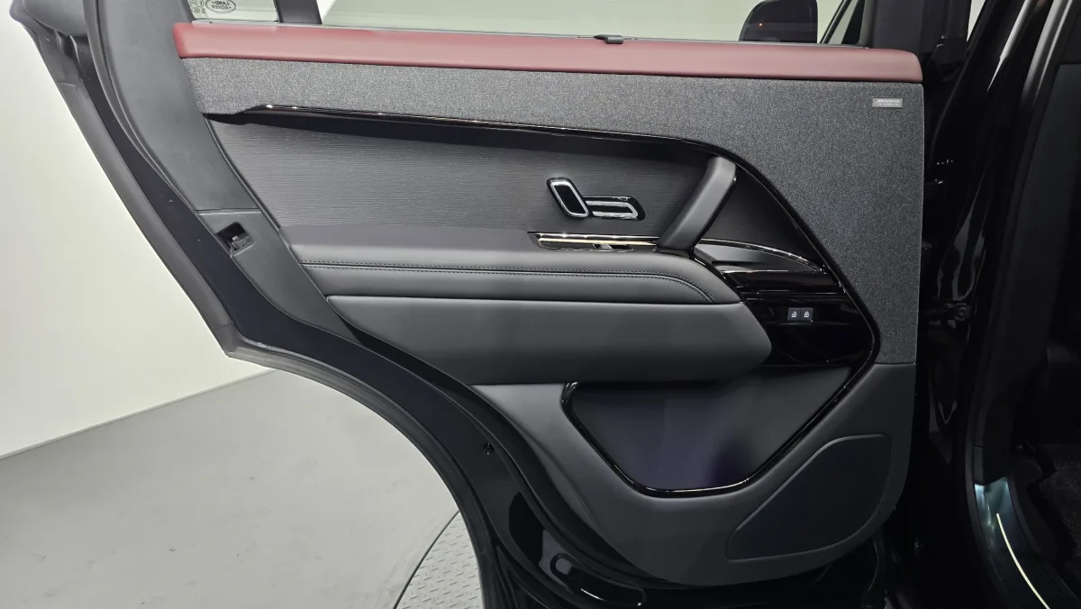 Land Rover Range Rover Sport interior detail