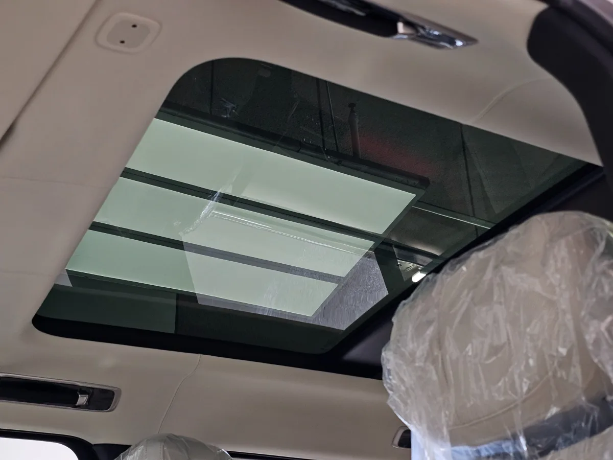 Land Rover Range Rover interior detail