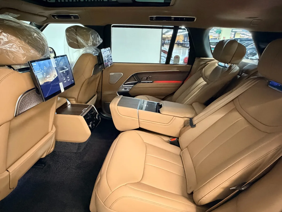 Land Rover Range Rover interior detail