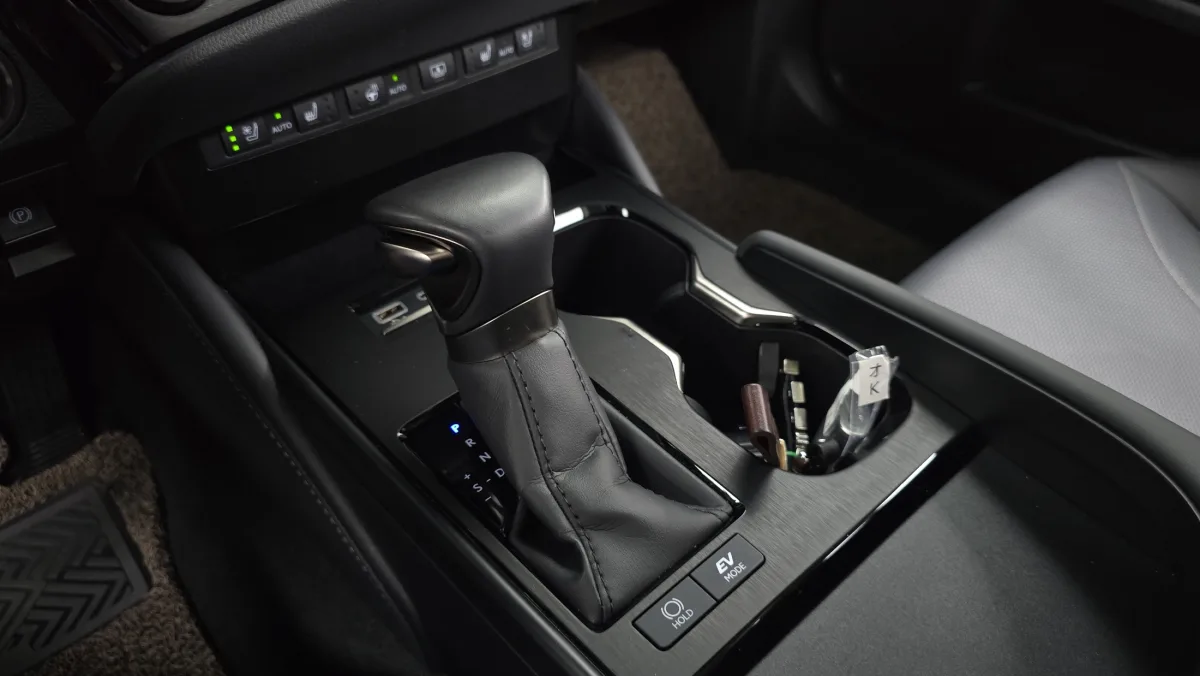 Lexus ES interior detail