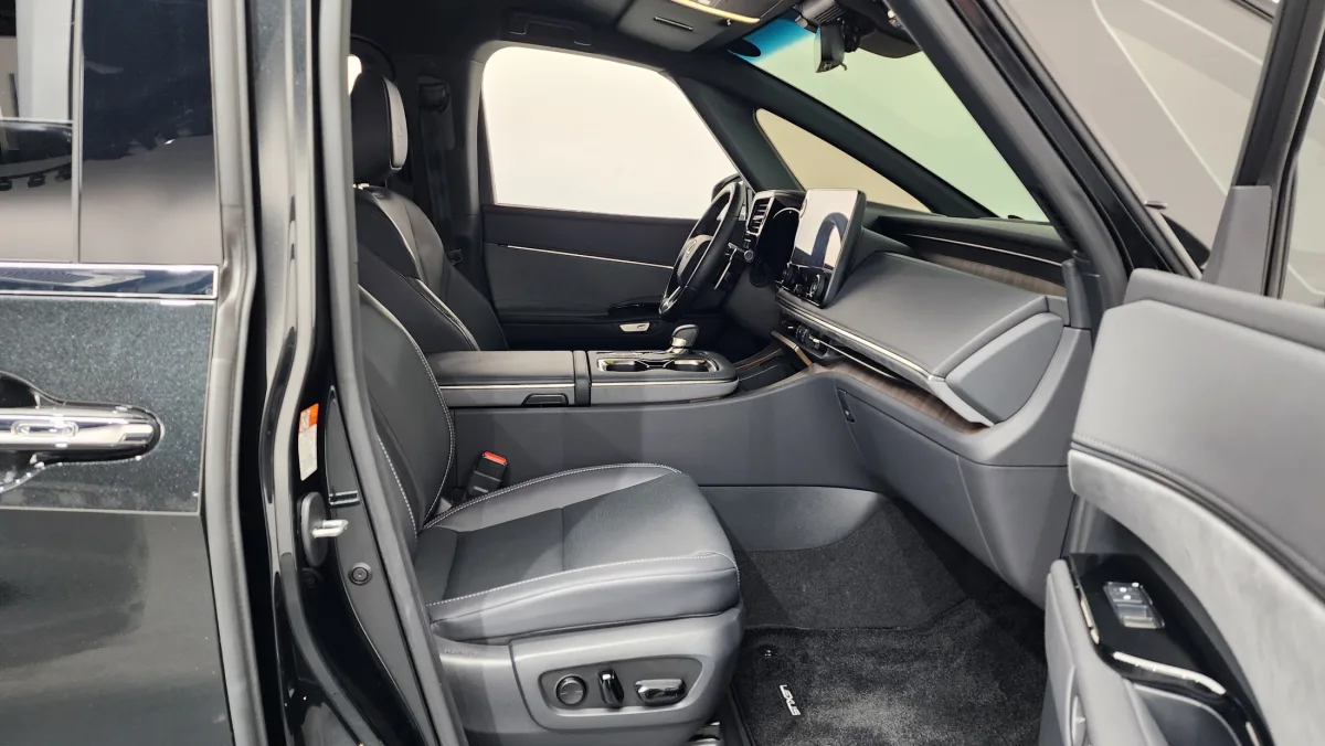 Lexus LM interior detail