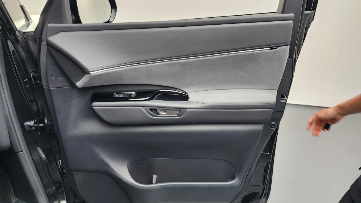 Lexus LM interior detail