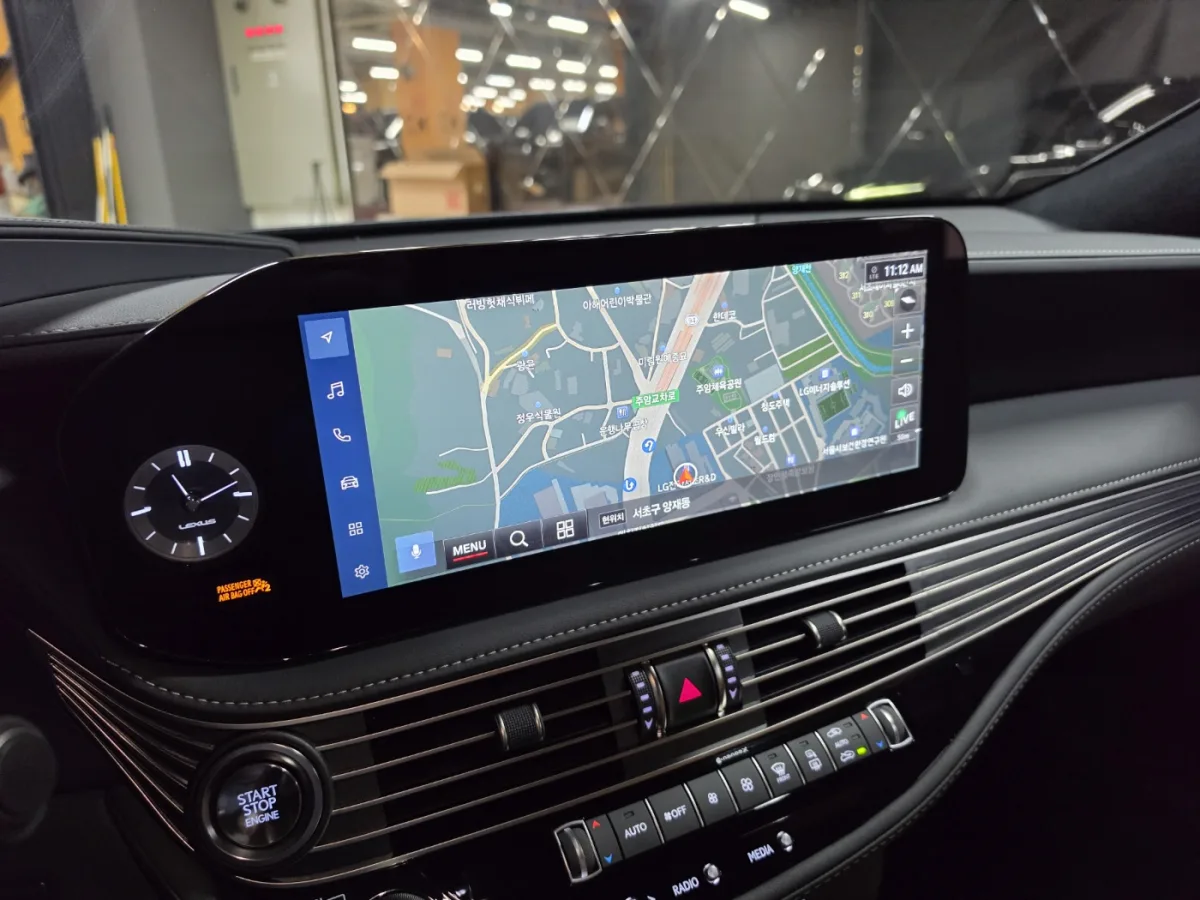 Lexus LS interior detail