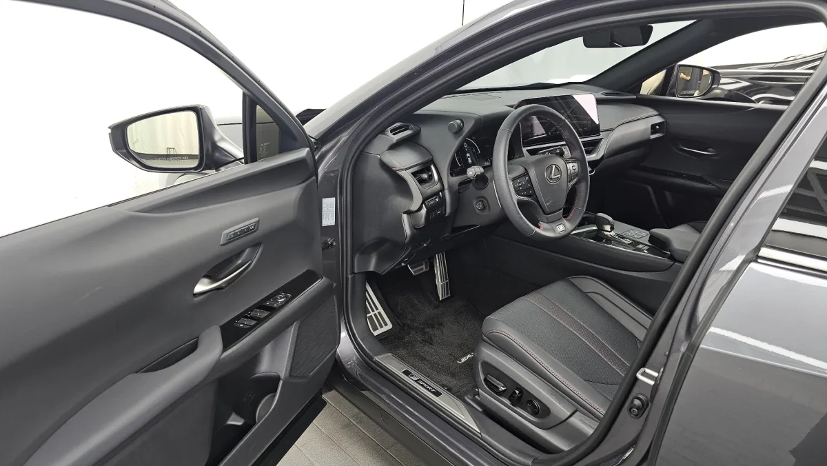 Lexus UX interior detail