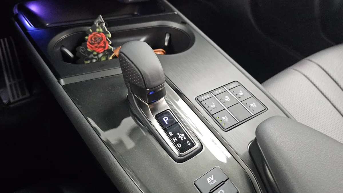 Lexus UX interior detail