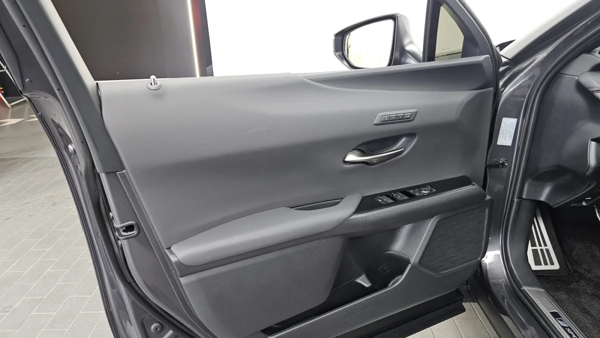Lexus UX interior detail