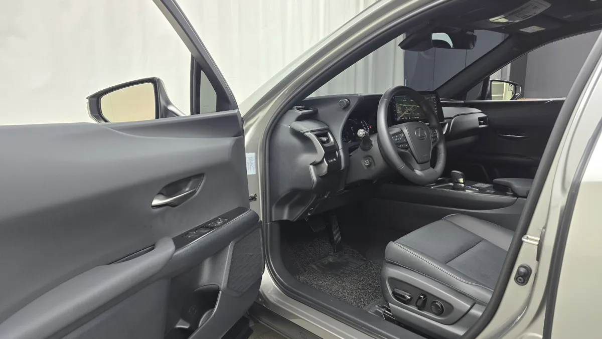 Lexus UX interior detail