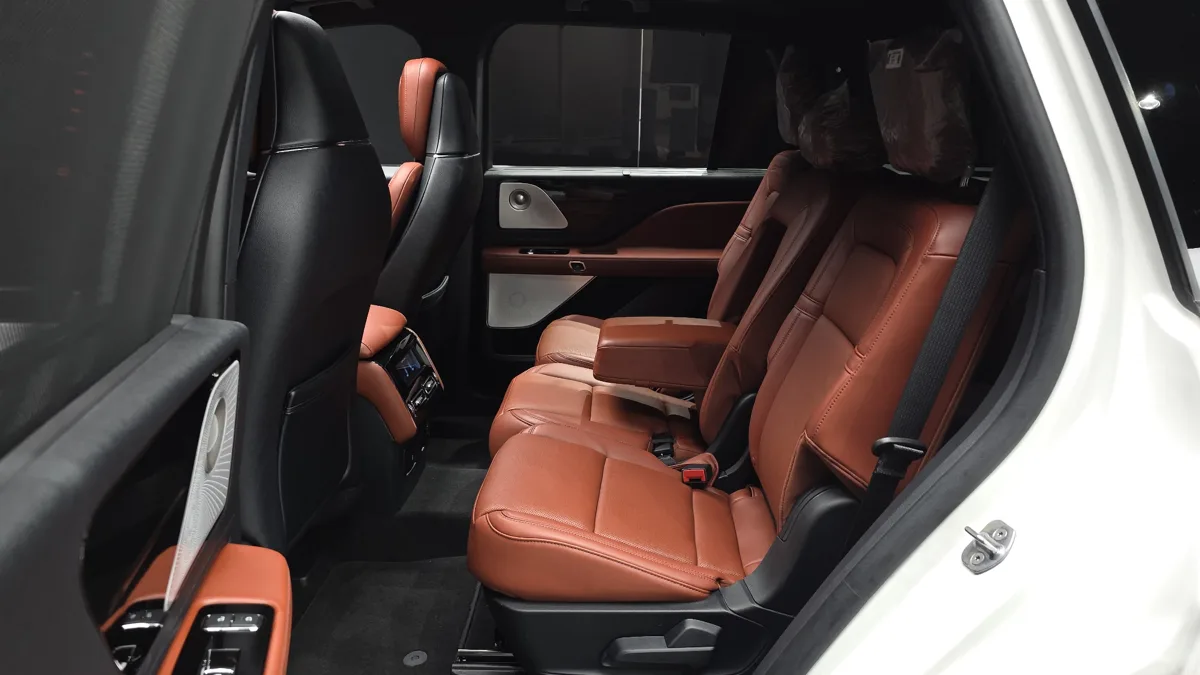 Lincoln Aviator interior detail