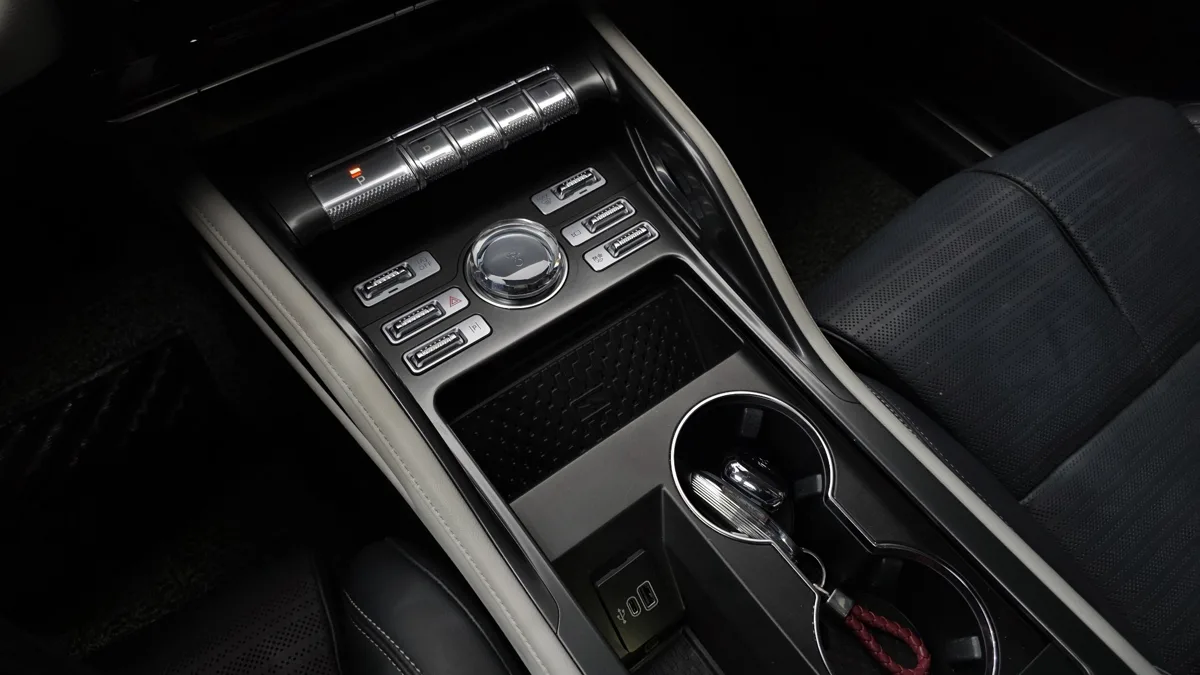 Lincoln Nautilus interior detail