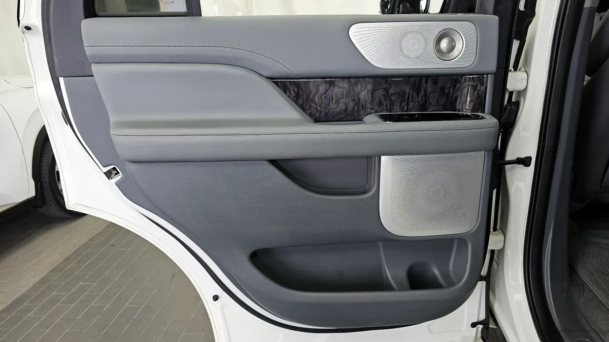 Lincoln Navigator interior detail