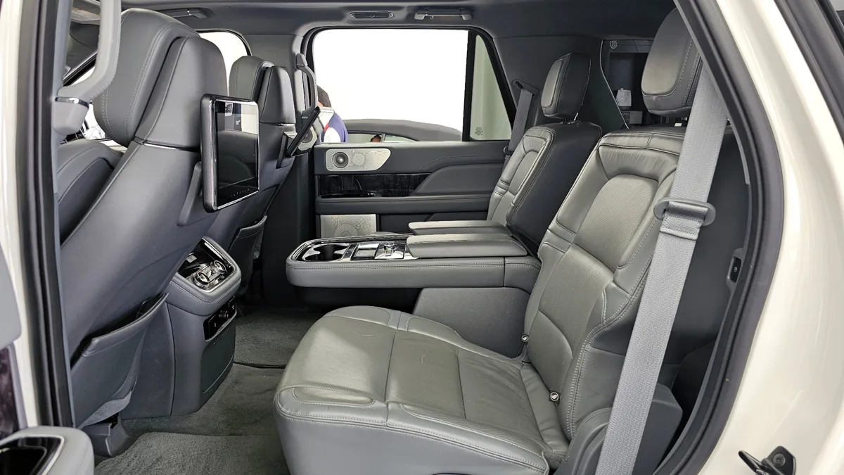 Lincoln Navigator interior detail