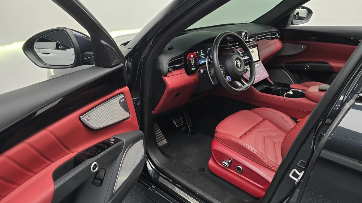 Maserati Grecale interior detail