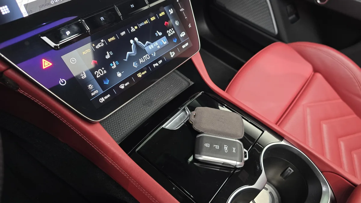Maserati Grecale interior detail