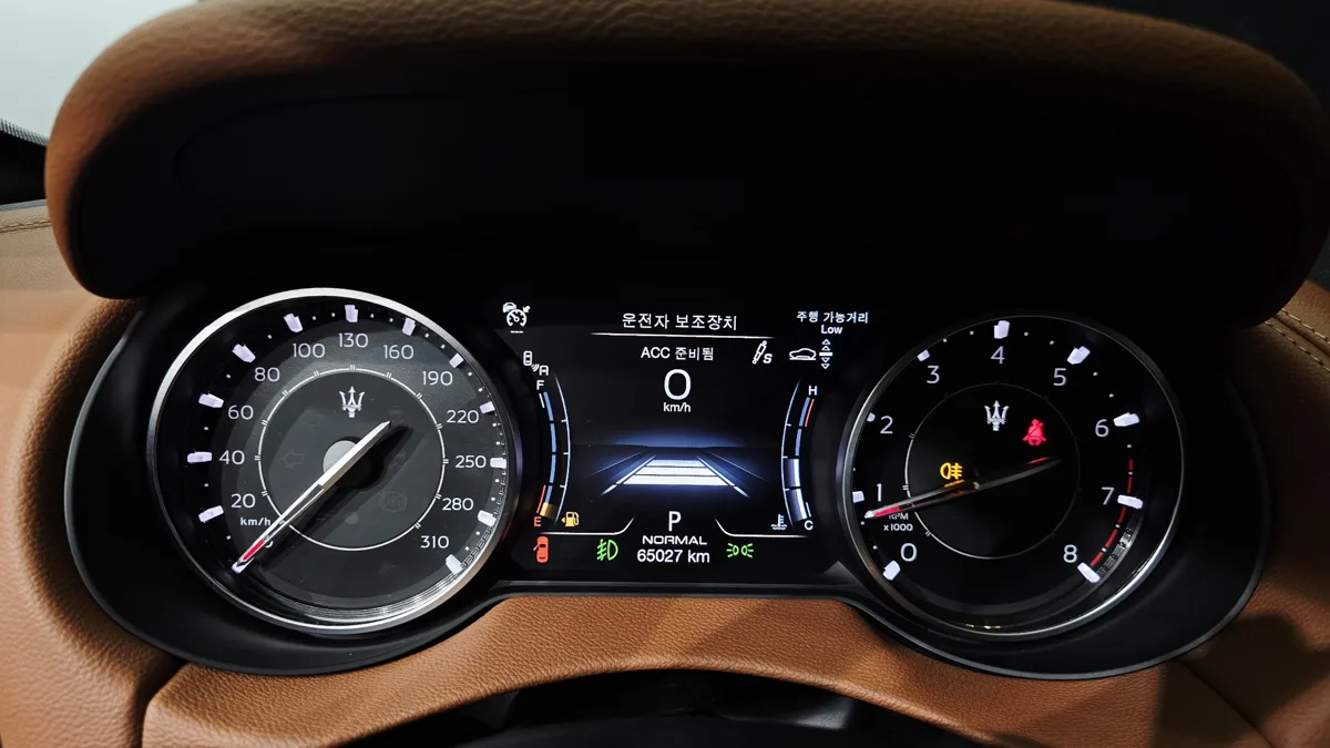 Maserati Levante interior detail