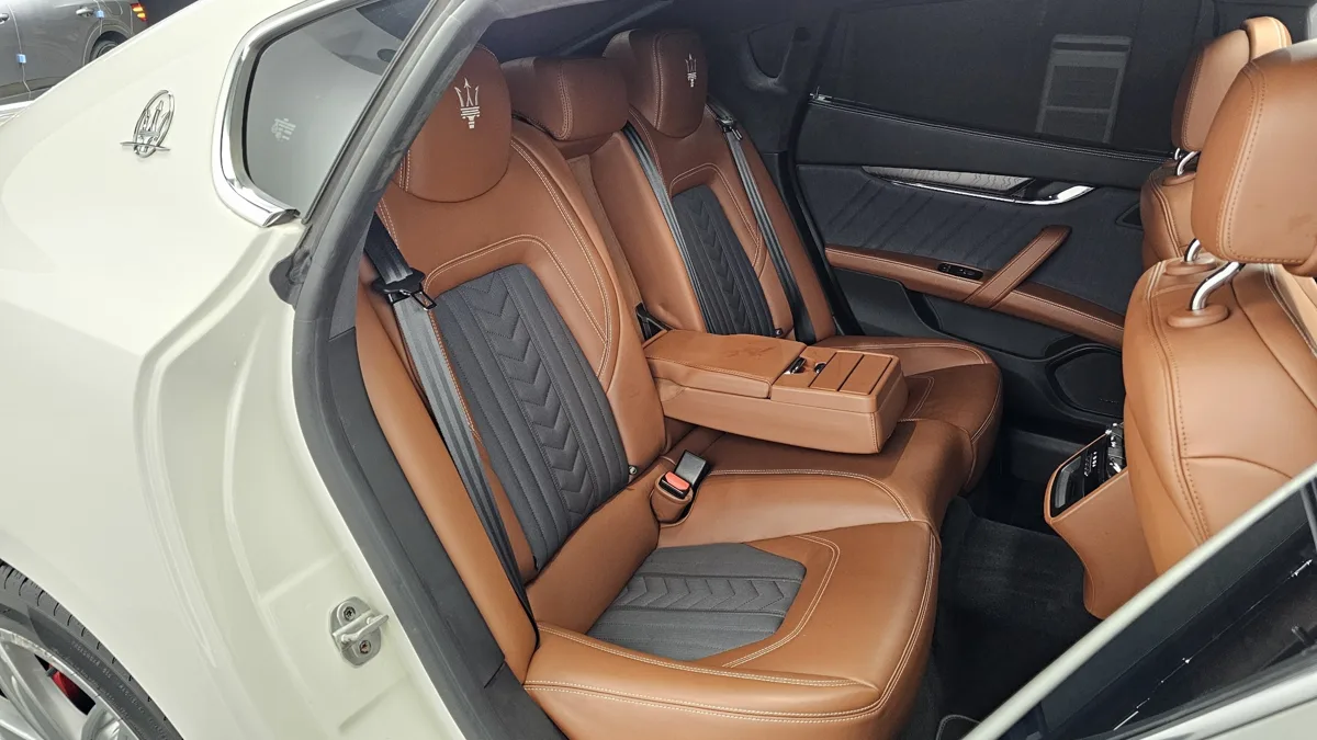 Maserati Quattroporte interior detail