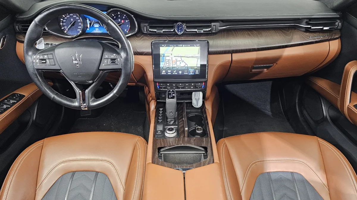 Maserati Quattroporte interior detail