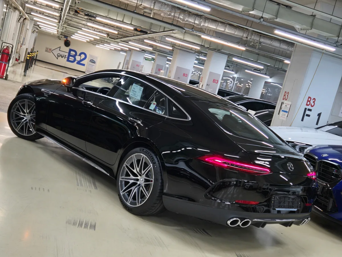 Mercedes-Benz AMG GT interior detail
