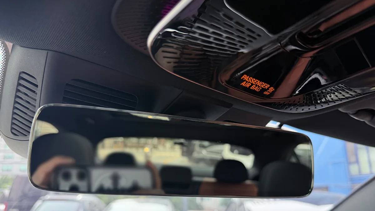 Mercedes-Benz C-Class interior detail