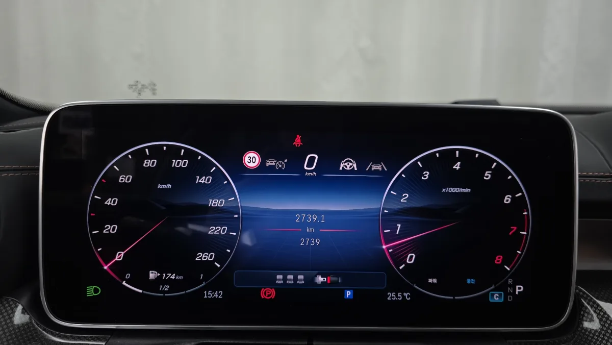 Mercedes-Benz C-Class interior detail