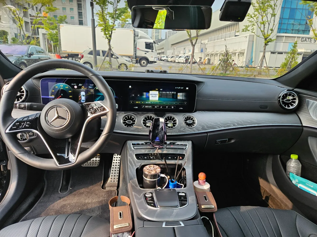Mercedes-Benz CLS-Class interior detail