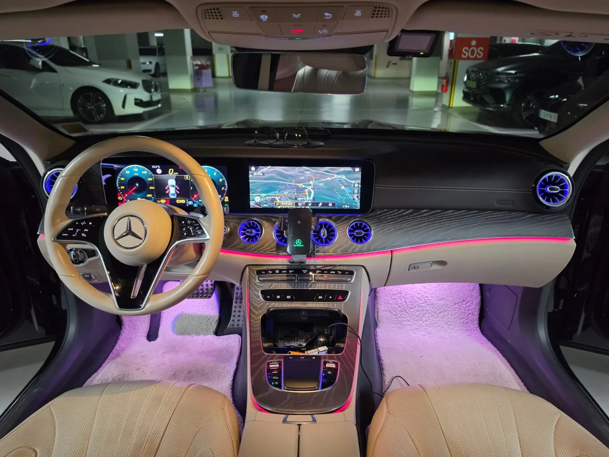 Mercedes-Benz CLS-Class interior detail